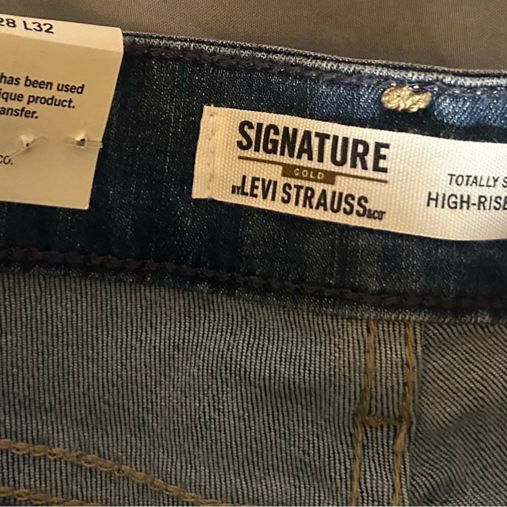 Levi Strauss Signature High Rise Blue Flare Women's Jeans - Picture 4 of 7